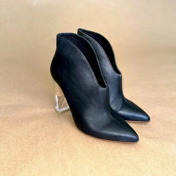 42 GOLD Shoes - 42 Gold Kisses Bootie in Black Leather 7.5